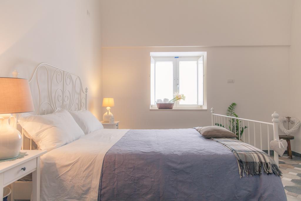 Marinella Suite Home Locorotondo Cameră foto